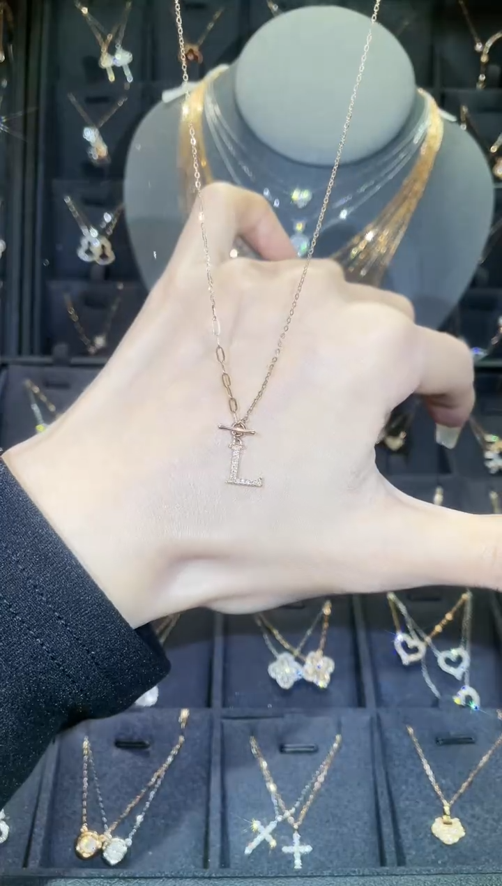 【闪购商品】钻石套链18K金镶嵌18K金玫 多人 字母L