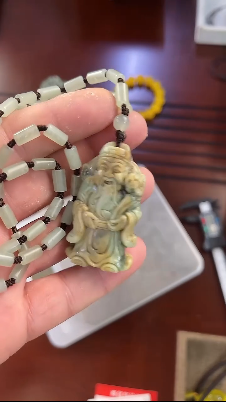 未镶嵌蛇纹石玉吊坠多样是发货随机发一