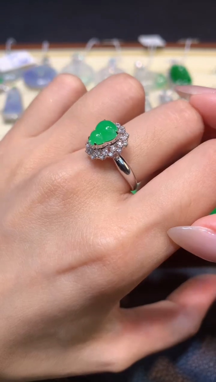 18K金镶嵌戒指翡翠12