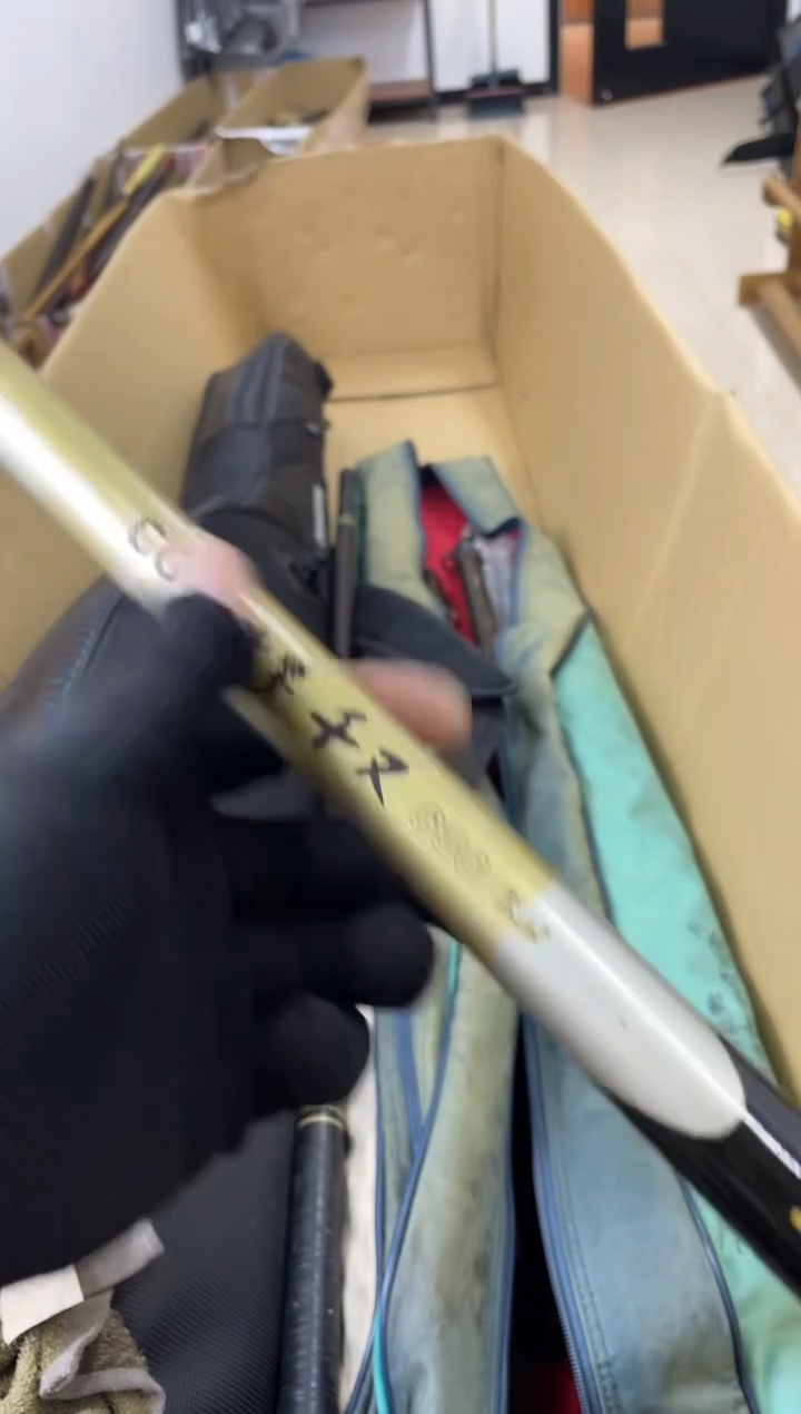 M****黄孤品微瑕，实物以直播间为准