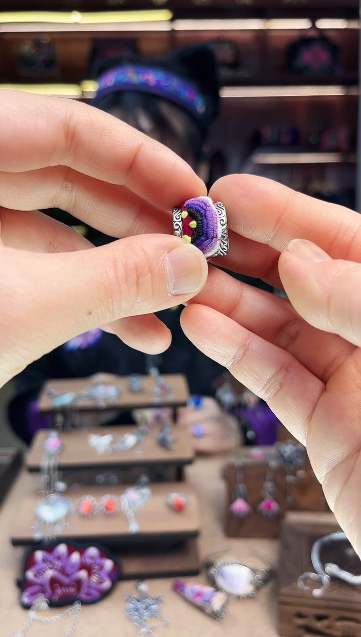 【闪购商品】织绣1621黔东南苗族刺绣