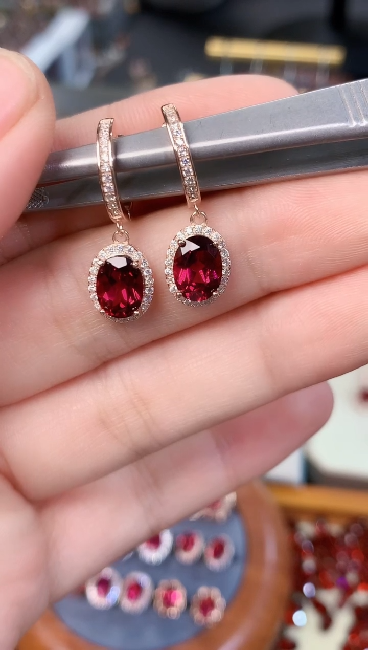 【闪购商品】石榴石耳扣银S925镶嵌天然镁铝