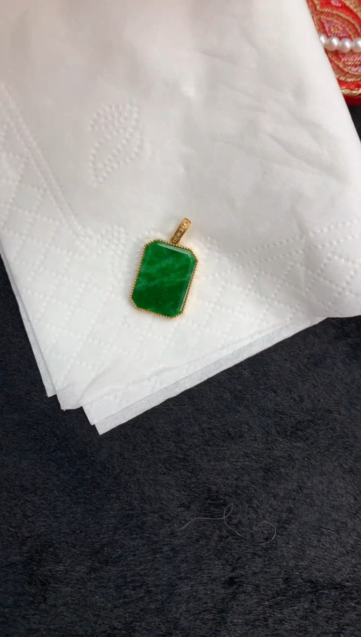 【闪购商品】翡翠颈饰18K金镶嵌无事牌