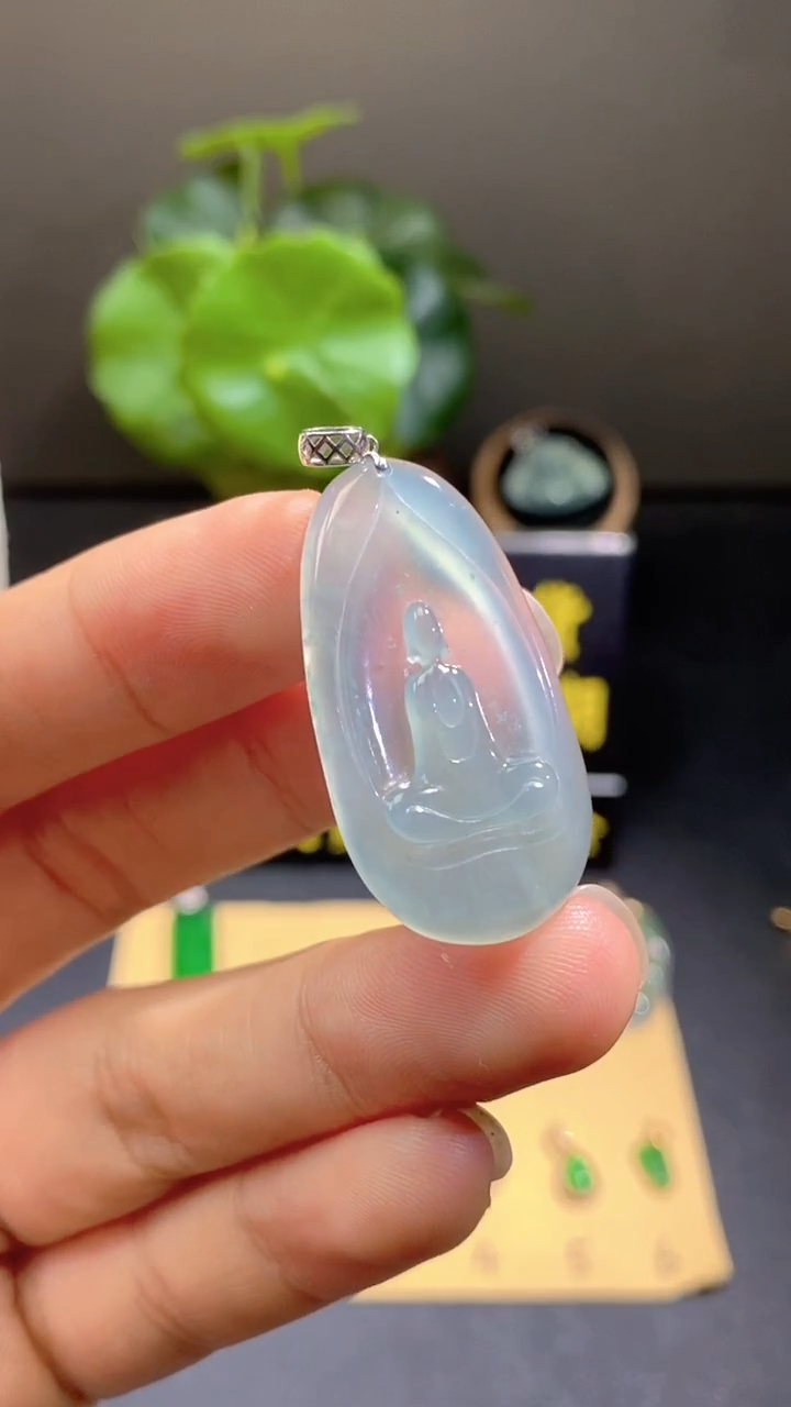 颈饰18K金镶嵌翡翠翡翠A货