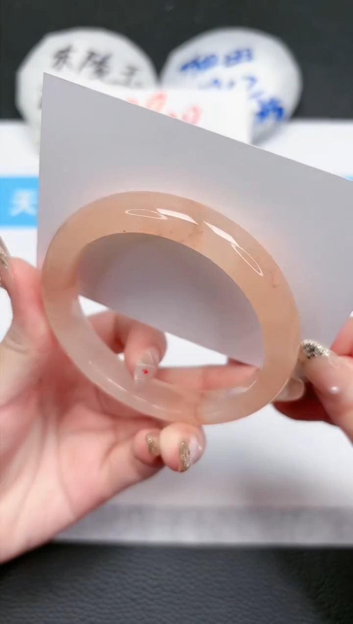 【闪购商品】石英质玉手镯未镶嵌84-58.3