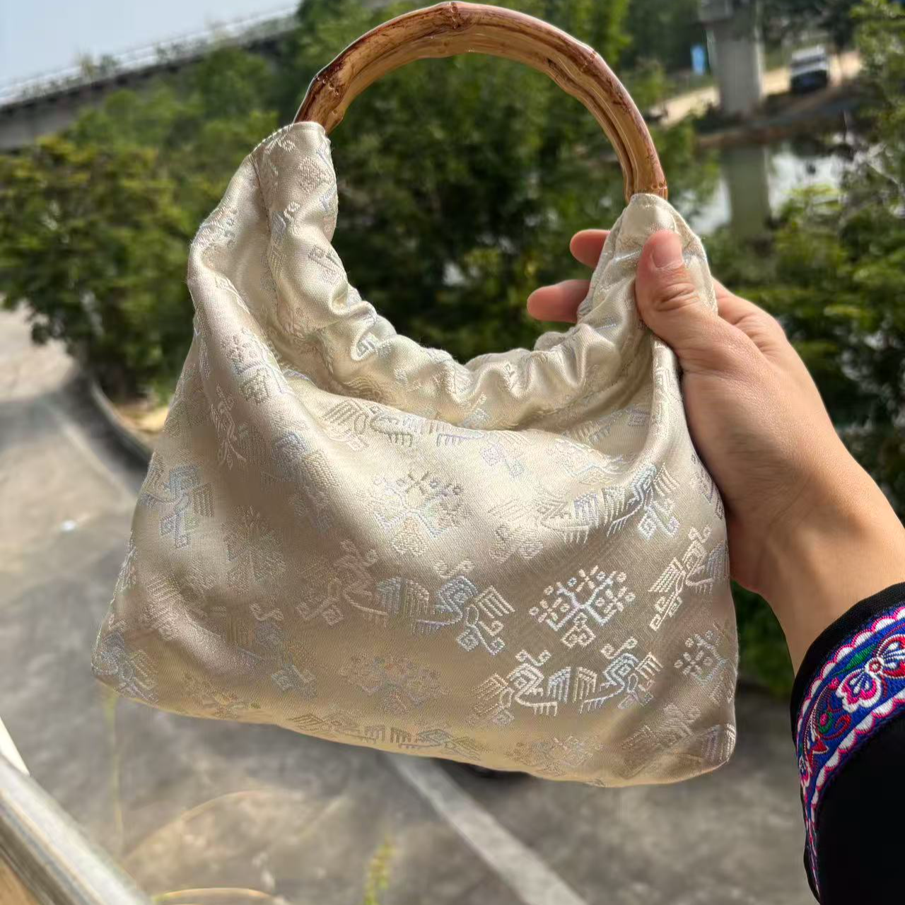 【广西壮锦】手提竹节手提包包百搭时尚