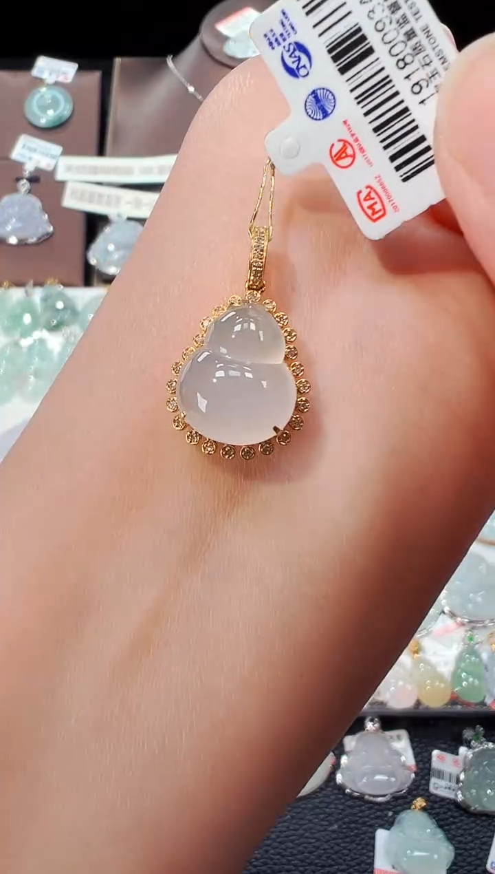 【闪购商品】翡翠吊坠(不含链)18K金镶嵌葫芦吊坠93A