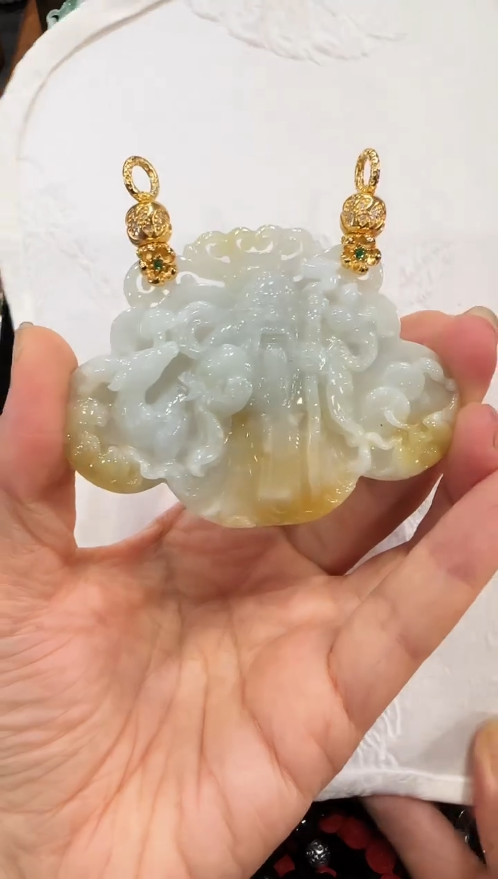 翡翠未镶嵌颈饰国风