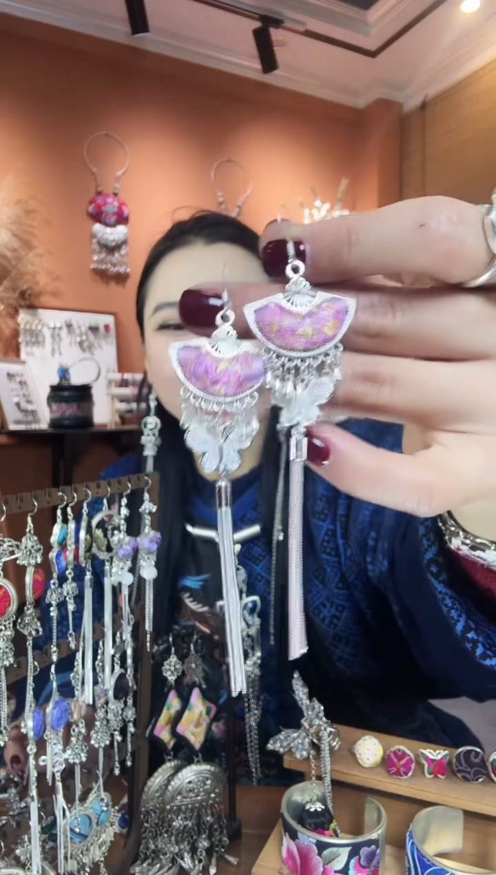 【闪购商品】刺绣纯手工民族风耳环