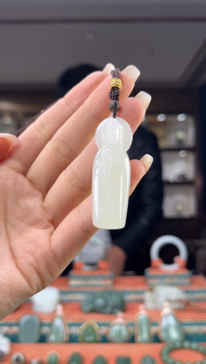 颈饰未镶嵌和田玉佩佩