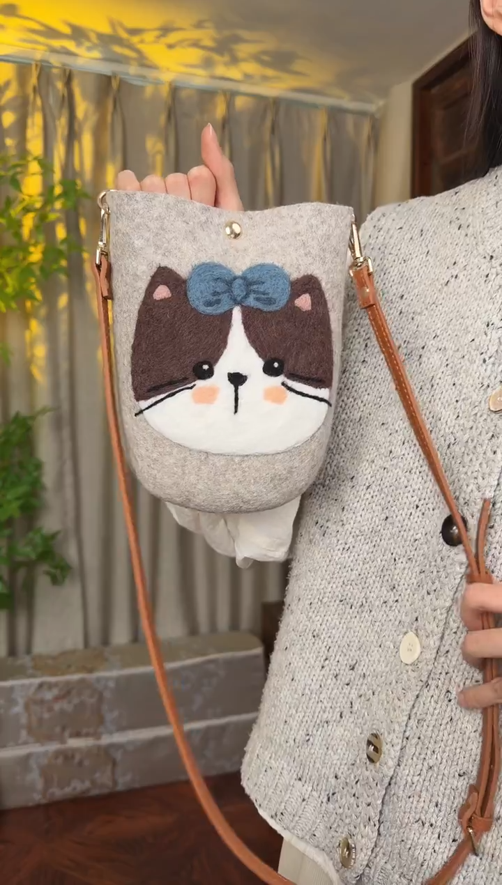 羊毛非遗羊毛毡包 手机包灰猫咪