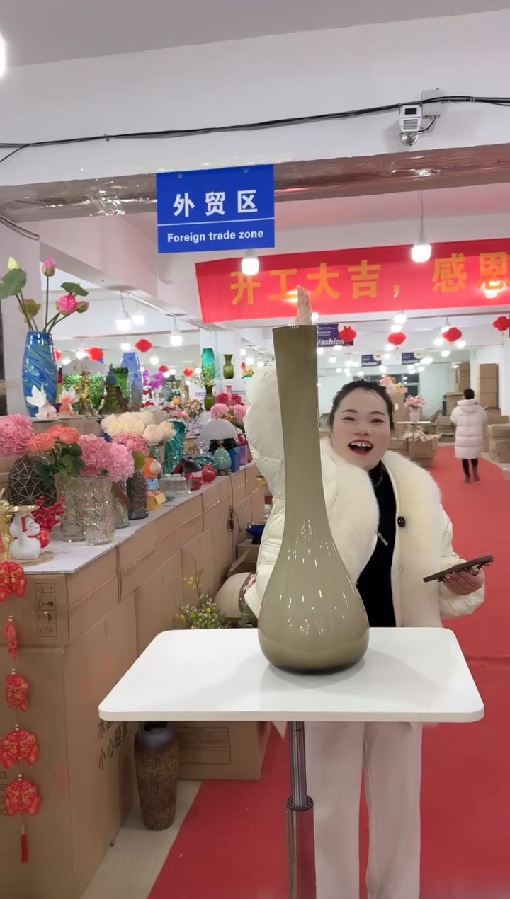 【闪购商品】无铅玻璃甄选花器-v-早34