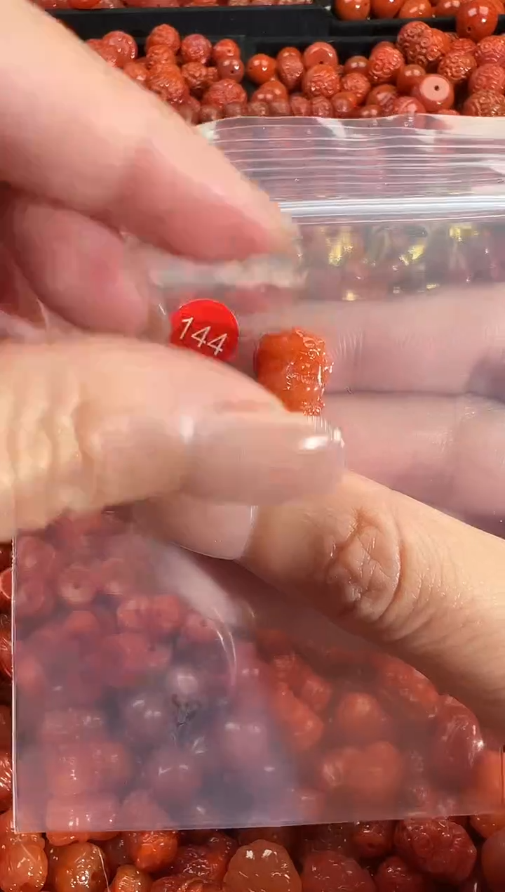 颈饰未镶嵌南红玛瑙1