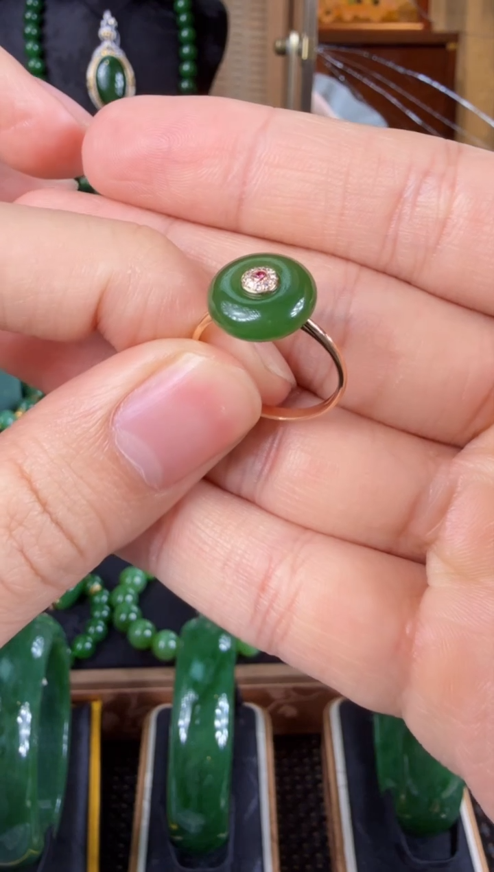 【闪购商品】和田玉（碧玉）戒指18K金镶嵌 