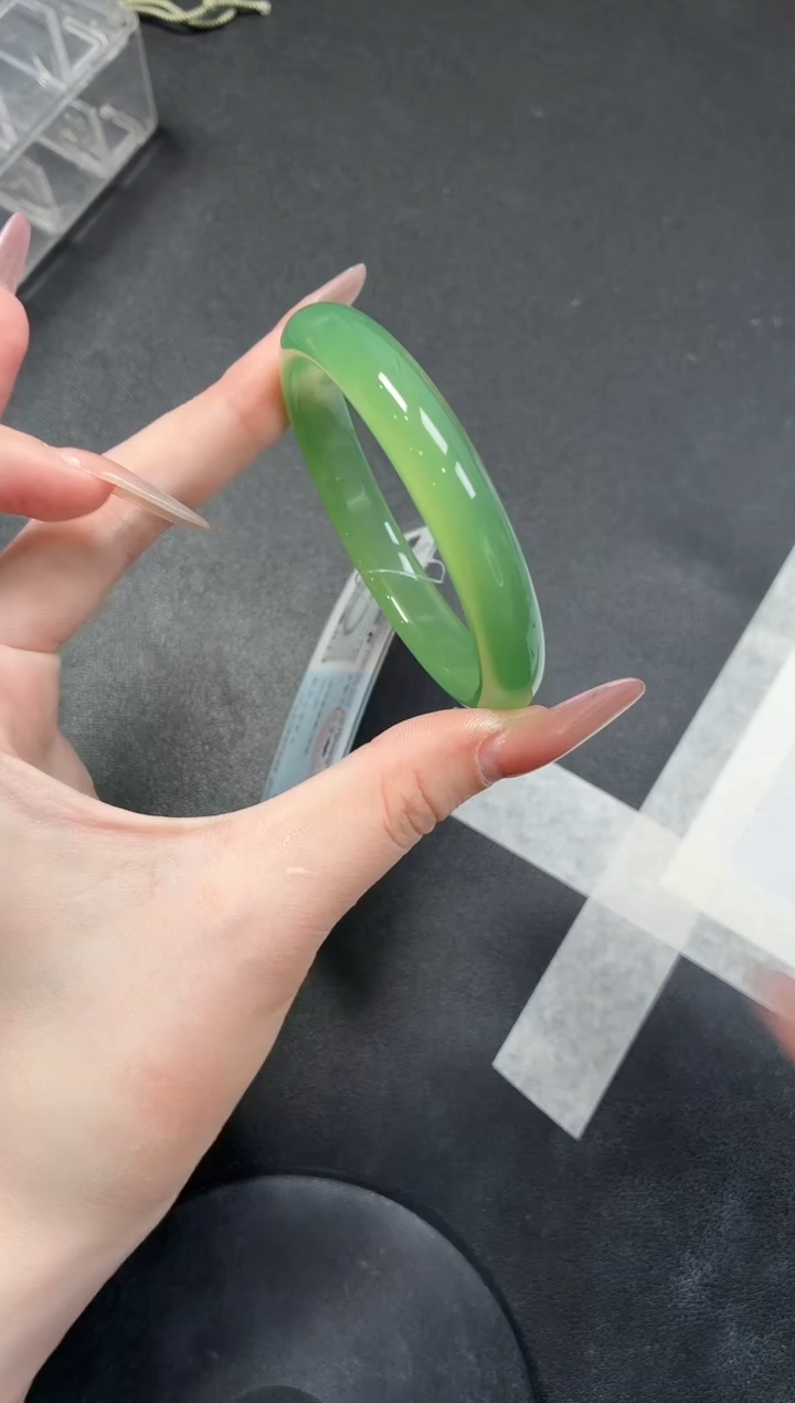 石英质玉手镯未镶嵌374-绿晴55.7