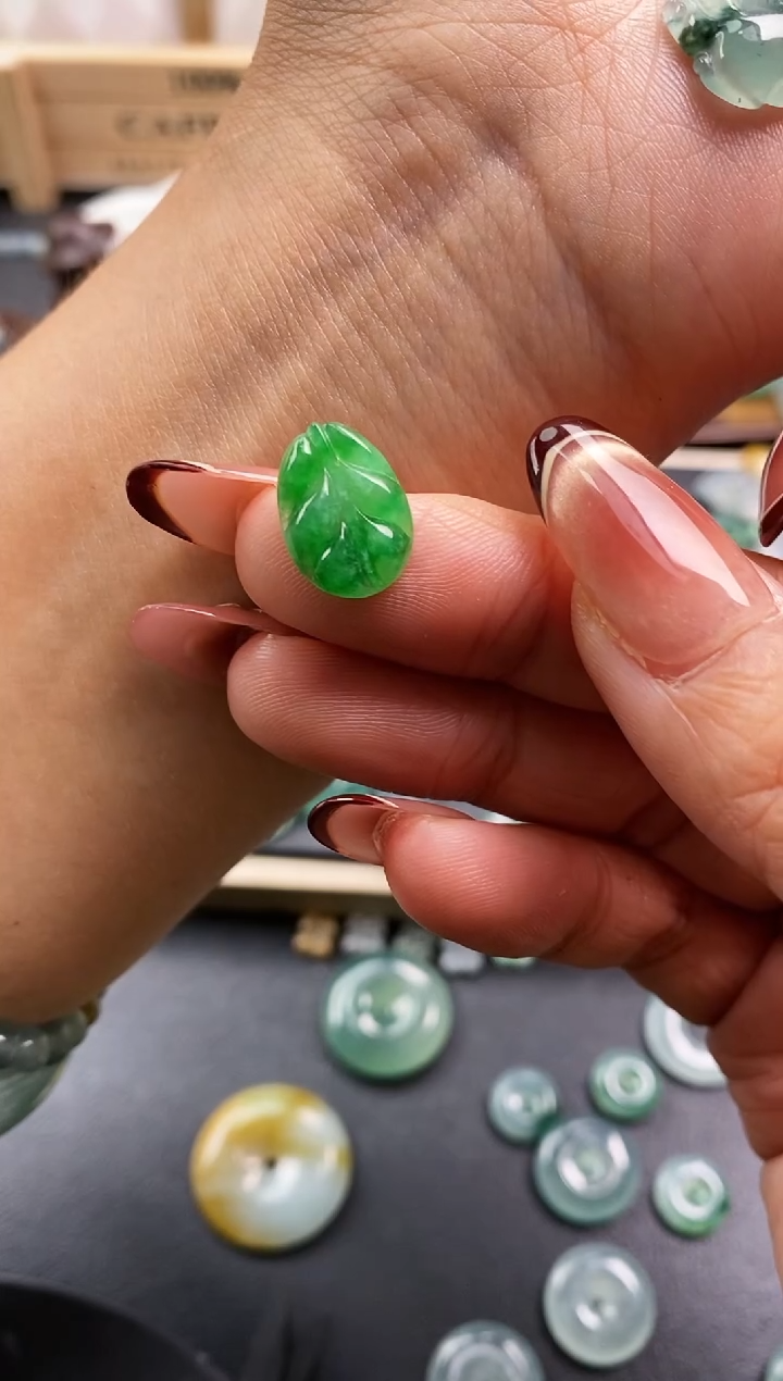 裸石翡翠刘*长叶子 定向 刘成长