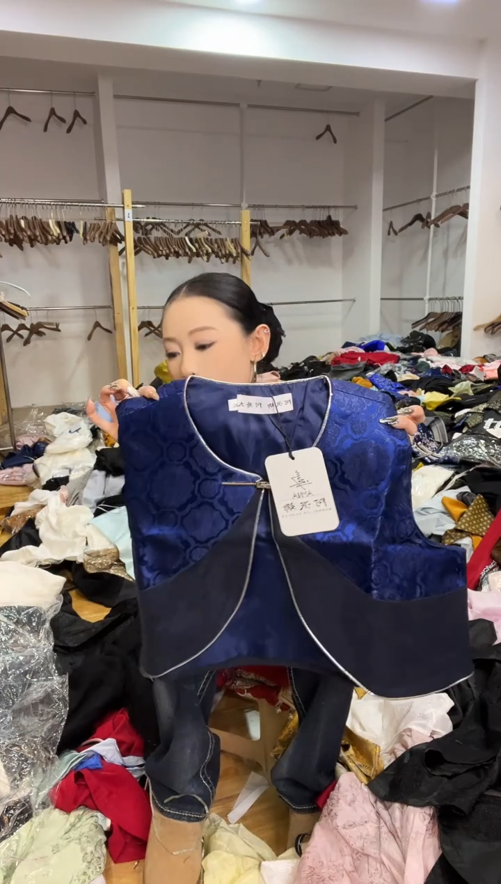 XL码      115-125斤  马甲