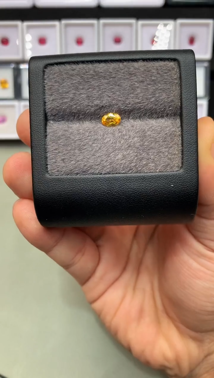 【闪购商品】定制蓝宝石裸石未镶嵌椭圆 黄色蓝宝石 0.86ct