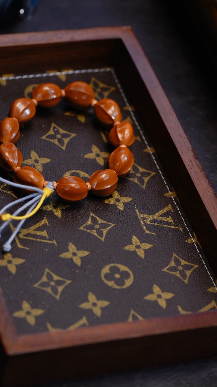 【闪购商品】橄榄核吊坠苏工橄榄核