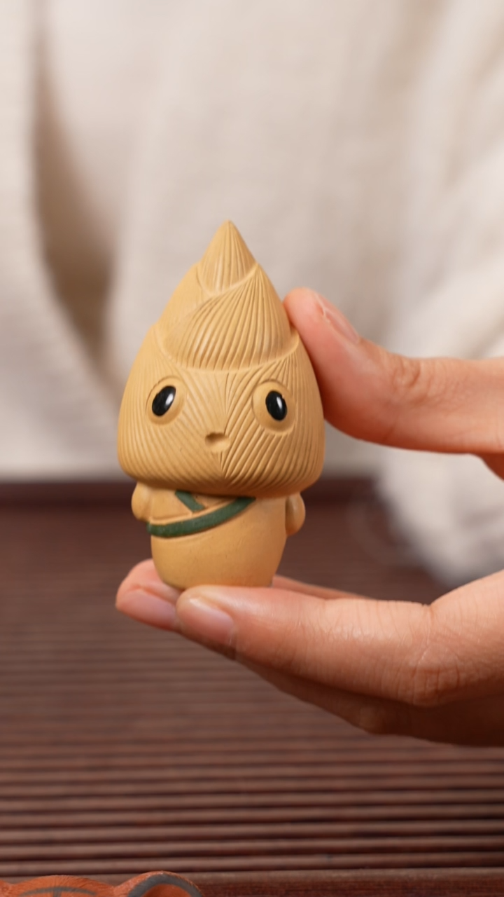 【闪购商品】紫砂茶宠小笋人，