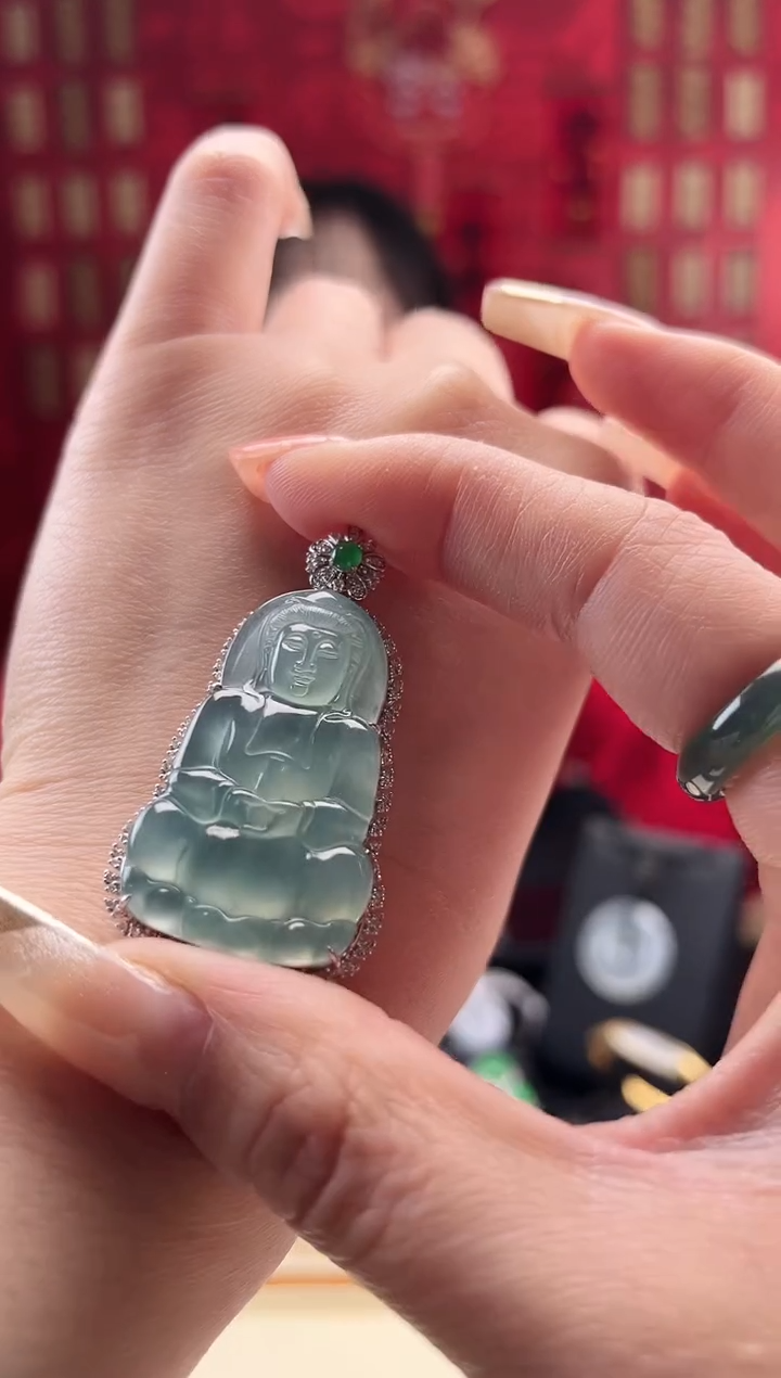 【闪购商品】翡翠颈饰18K金镶嵌地址