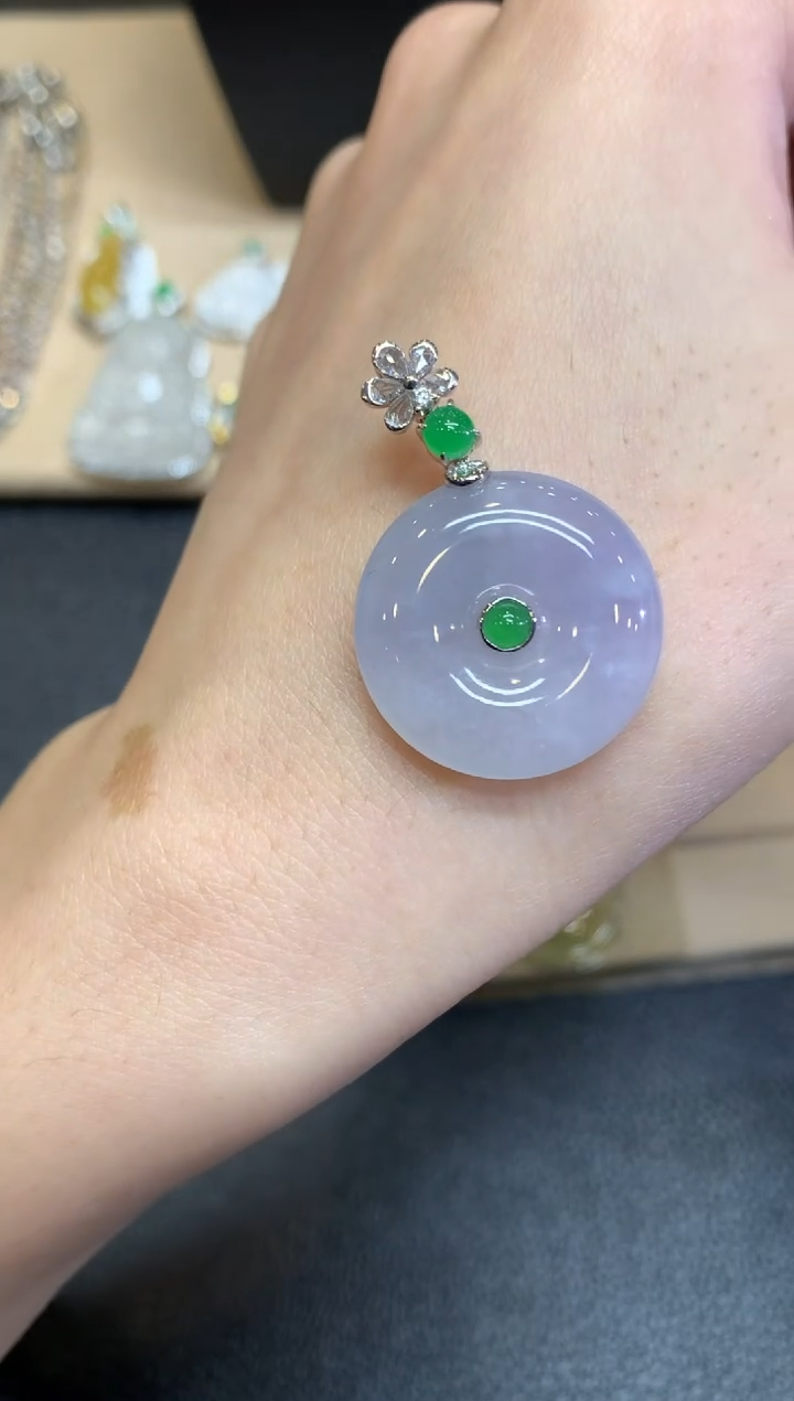 【闪购商品】翡翠颈饰18K金镶嵌平安扣【无服务费】