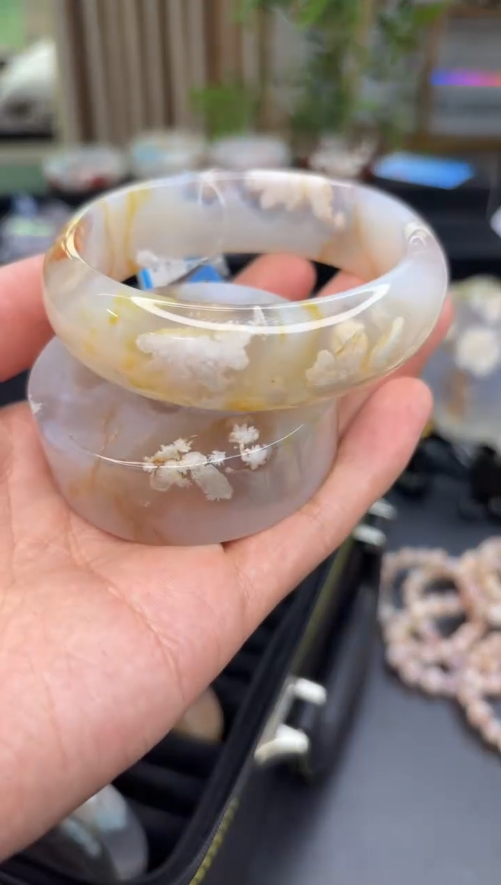 【闪购商品】石英质玉手镯未镶嵌C829(62圈赠送镯心)