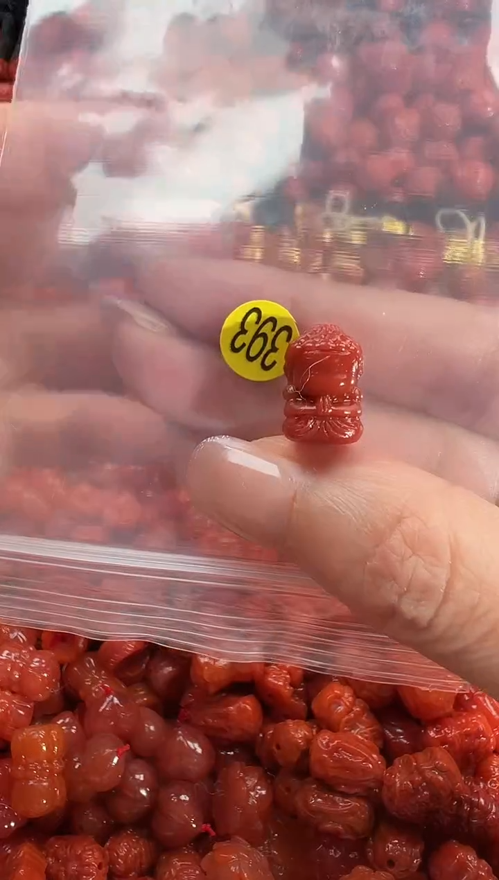 颈饰未镶嵌南红玛瑙1