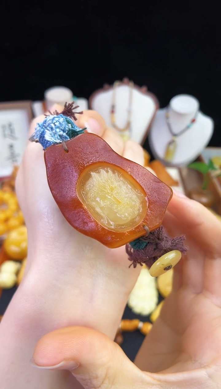 未镶嵌琥珀珠宝奇石柒月