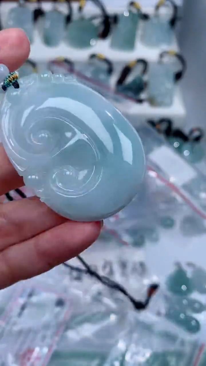 颈饰未镶嵌翡翠吊坠