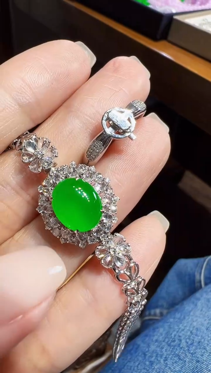 18K金镶嵌手链翡翠蛋面三用