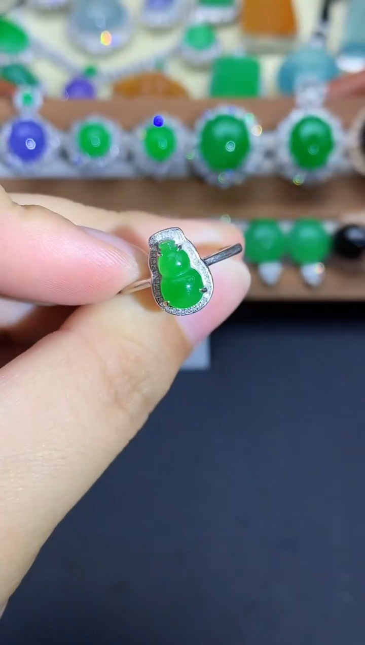 颈饰18K金镶嵌翡翠246-中国好珍宝