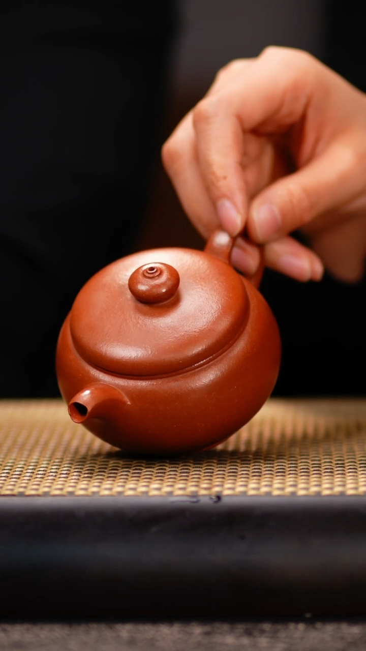 LNF40沉香泥 元宝壶