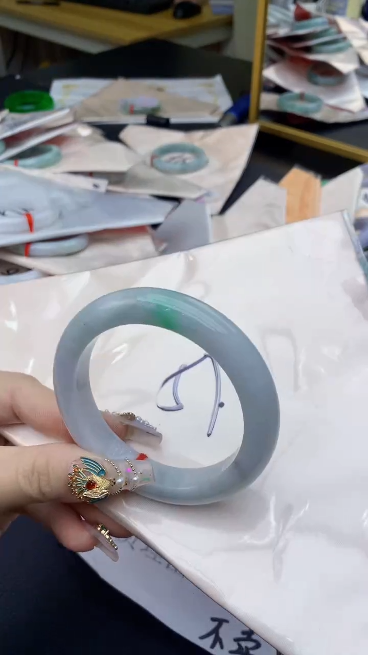 【闪购商品】翡翠手镯未镶嵌0699641507