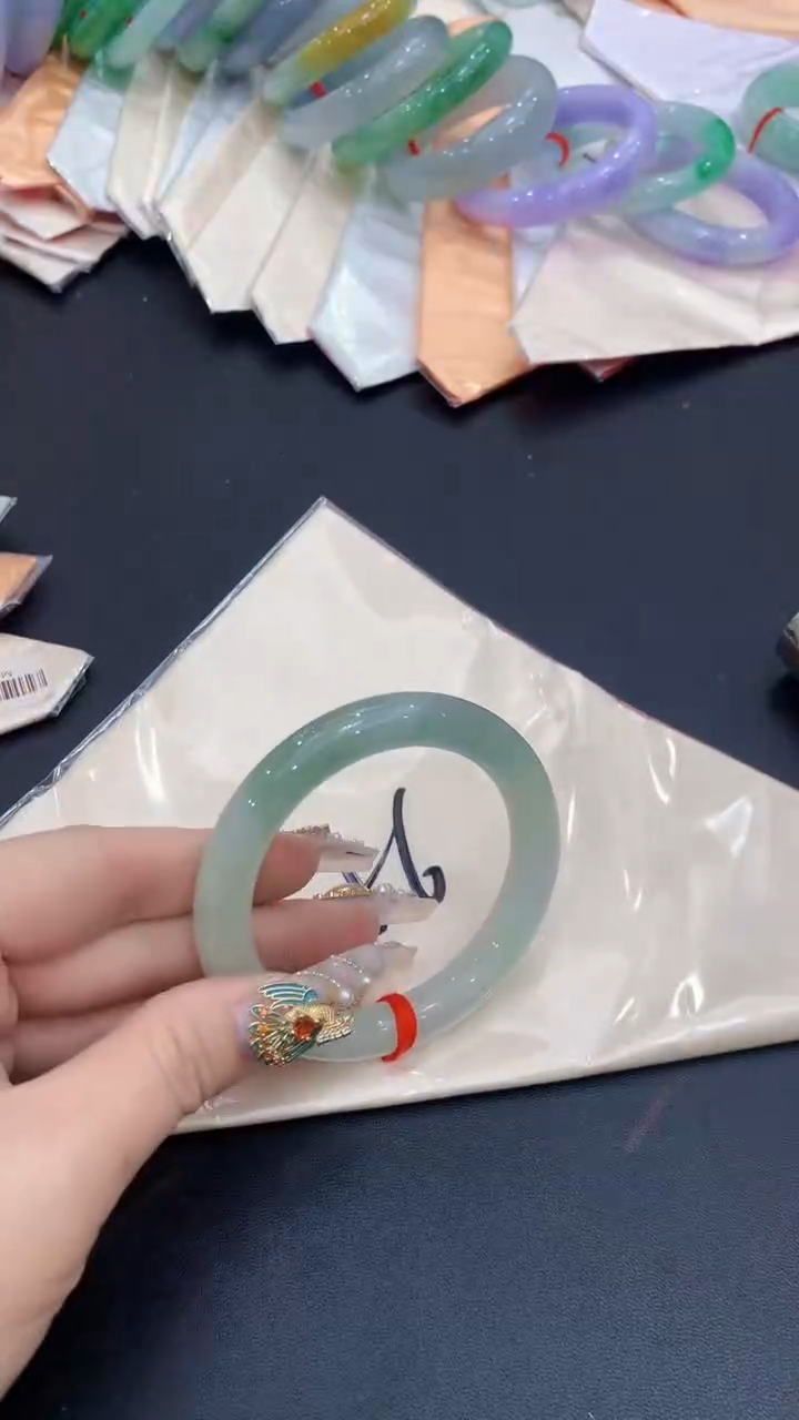 【闪购商品】翡翠手镯未镶嵌1001701819