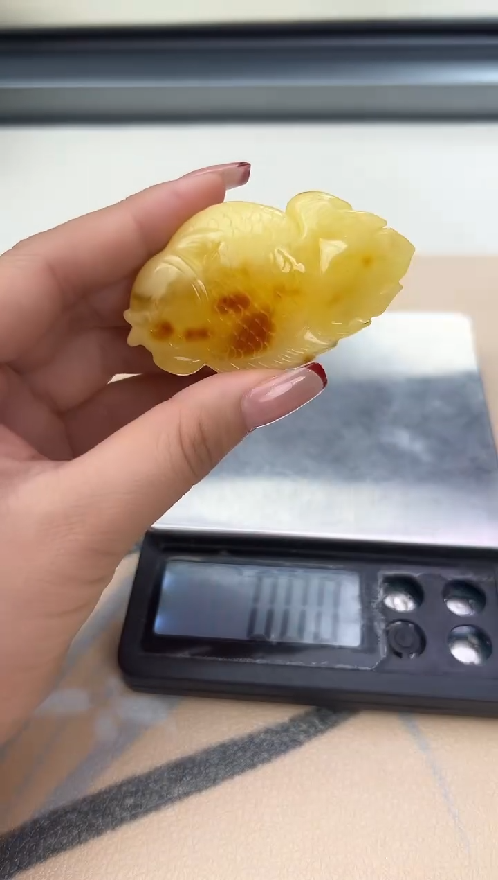 【闪购商品】琥珀裸石未镶嵌蜜蜡吊坠