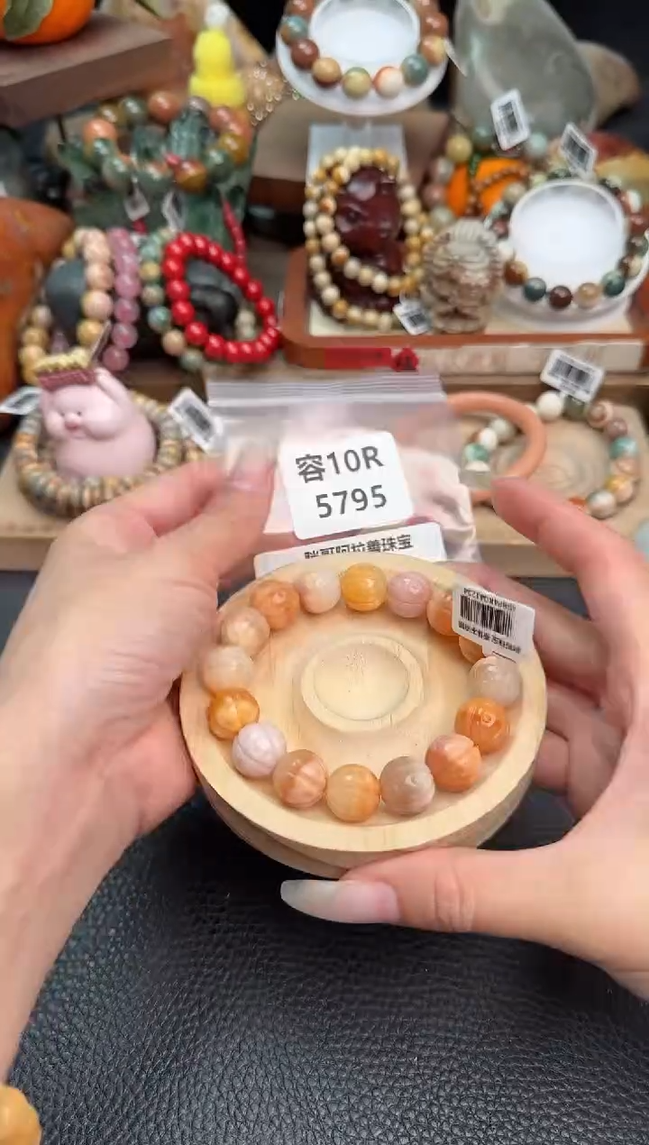 【闪购商品】石英质玉手链未镶嵌10R5795