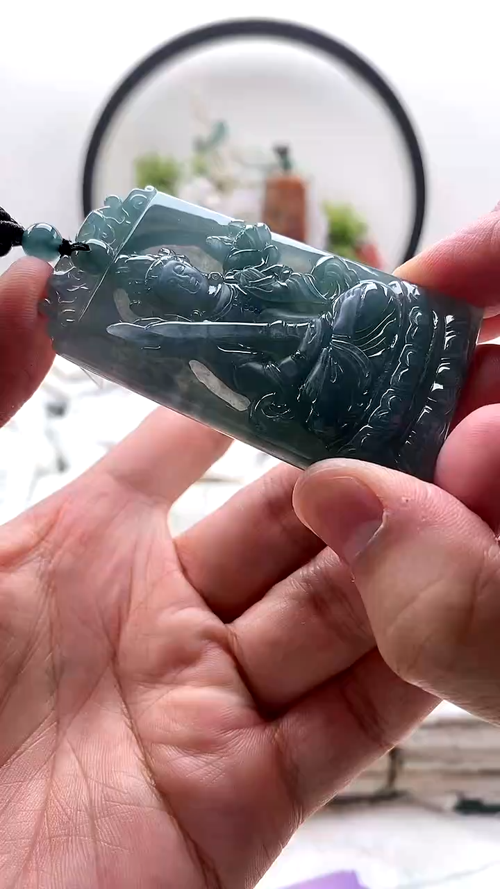 颈饰未镶嵌翡翠虚空藏