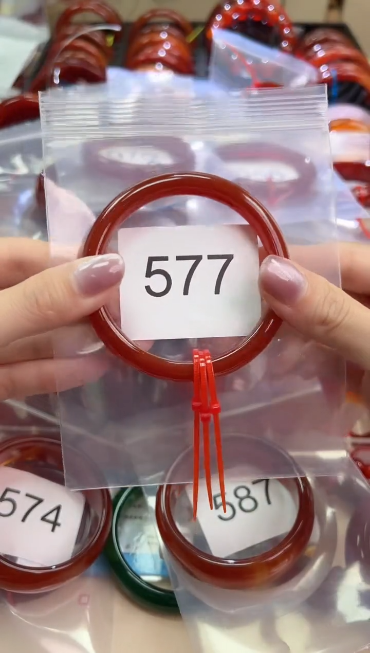 玛瑙/玉髓手镯未镶嵌57+圈口*577