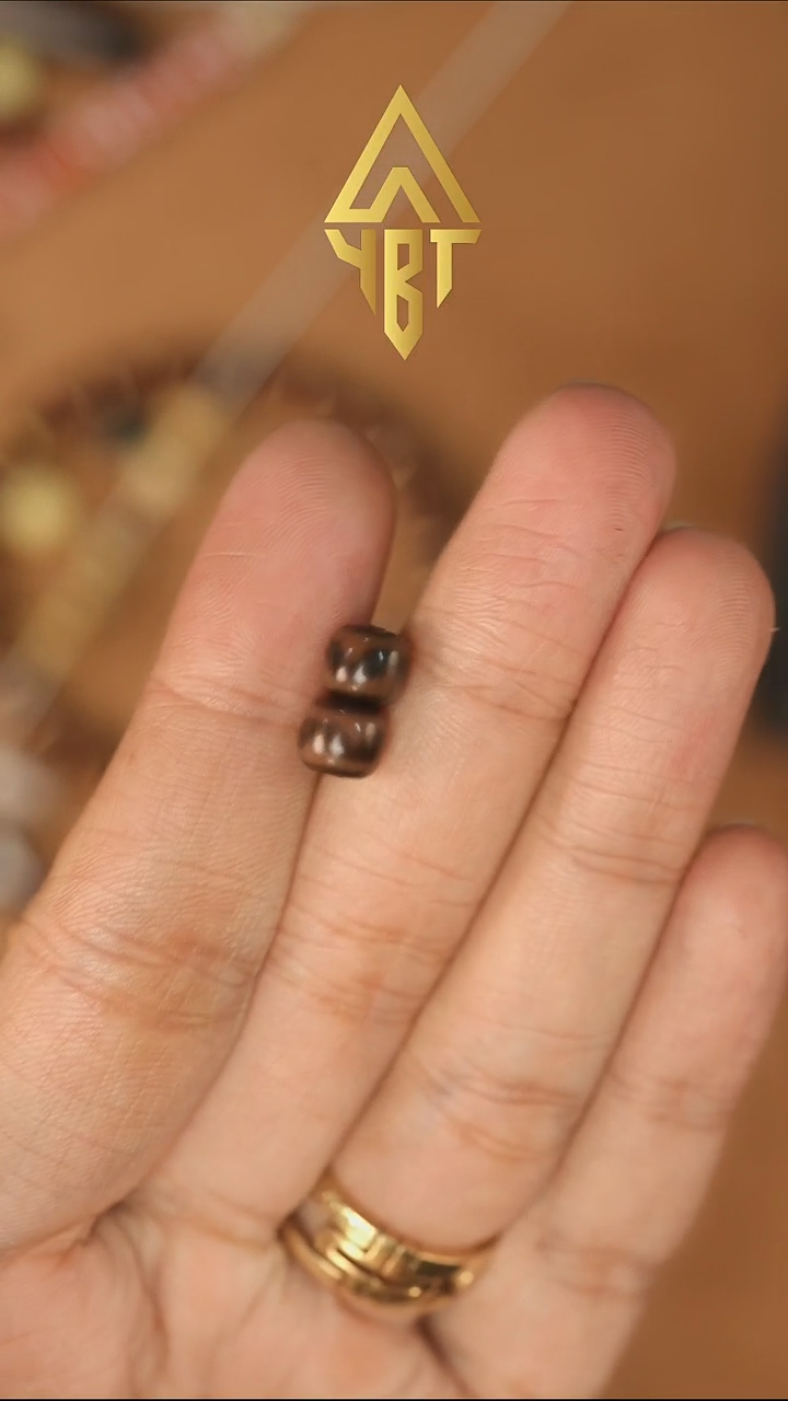 未镶嵌配饰玛瑙/玉髓糖化虎牙对珠-直径7.5左右（多样性发其一）