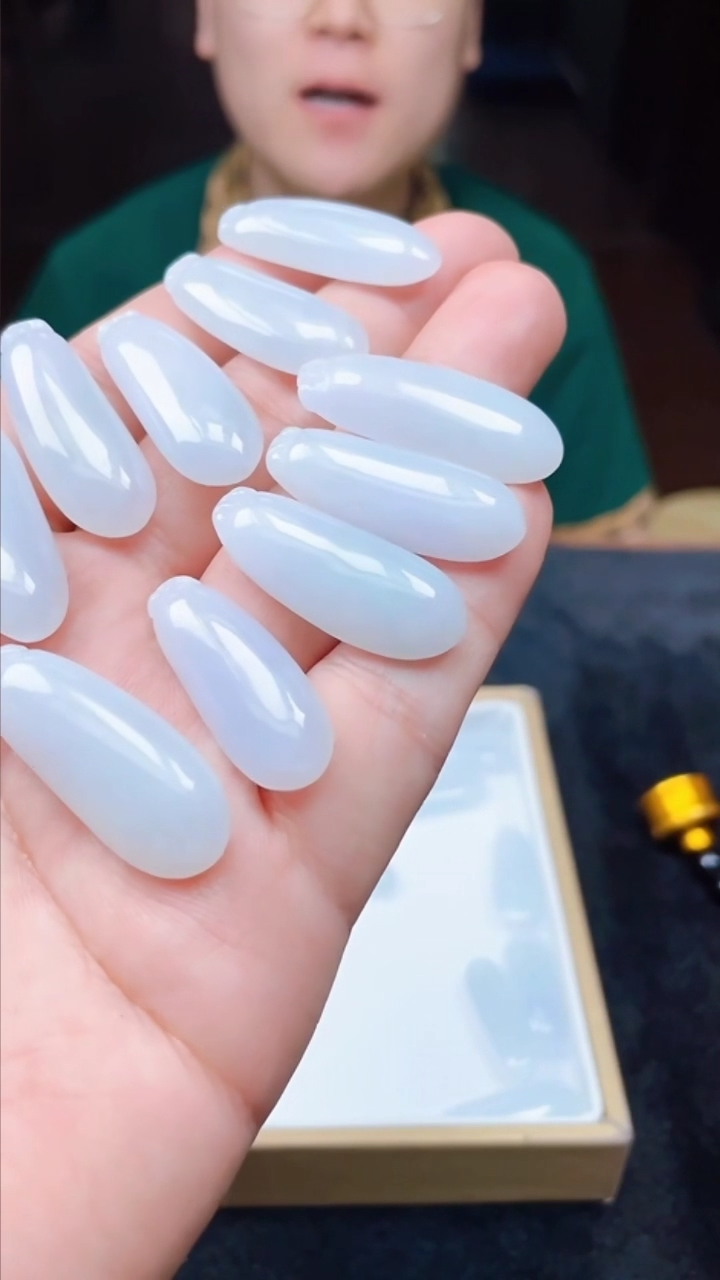 翡翠未镶嵌颈饰-多样性发其一-83417