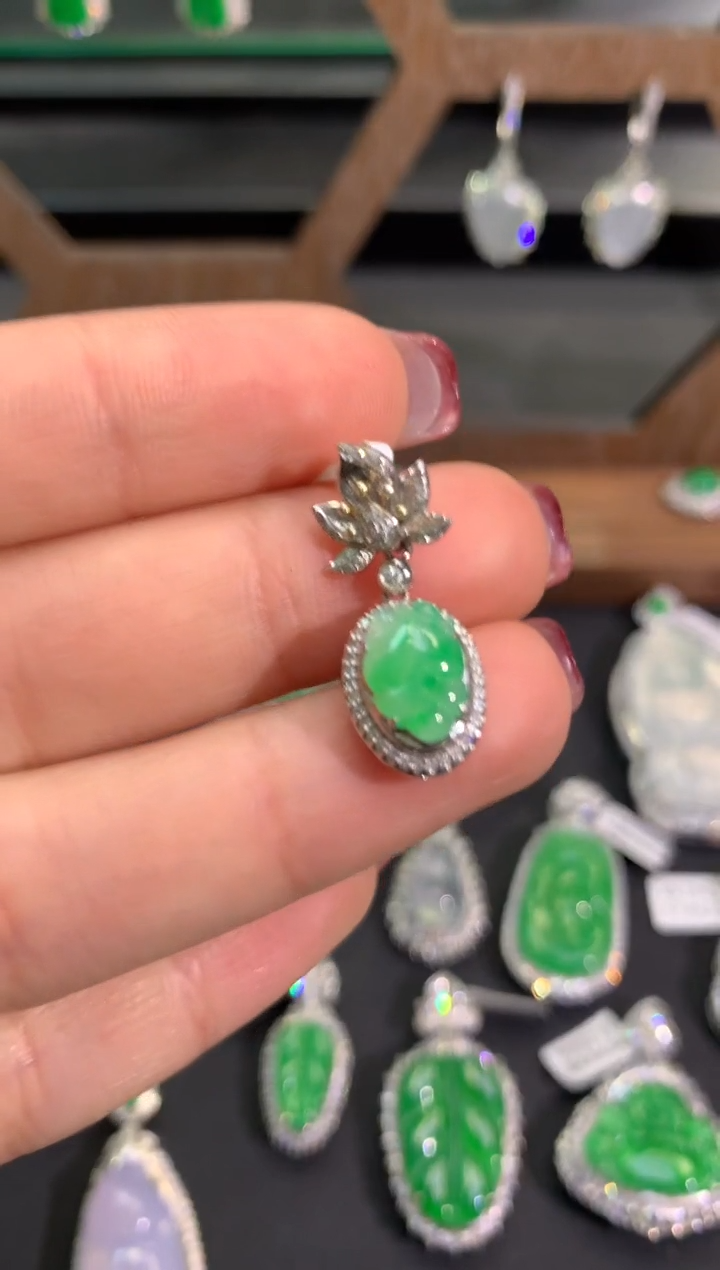 【闪购商品】翡翠吊坠(不含链)18K金镶嵌吊坠