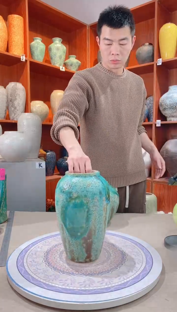 【闪购商品】瓶  草原绿 中号 陶瓷花瓶 无花