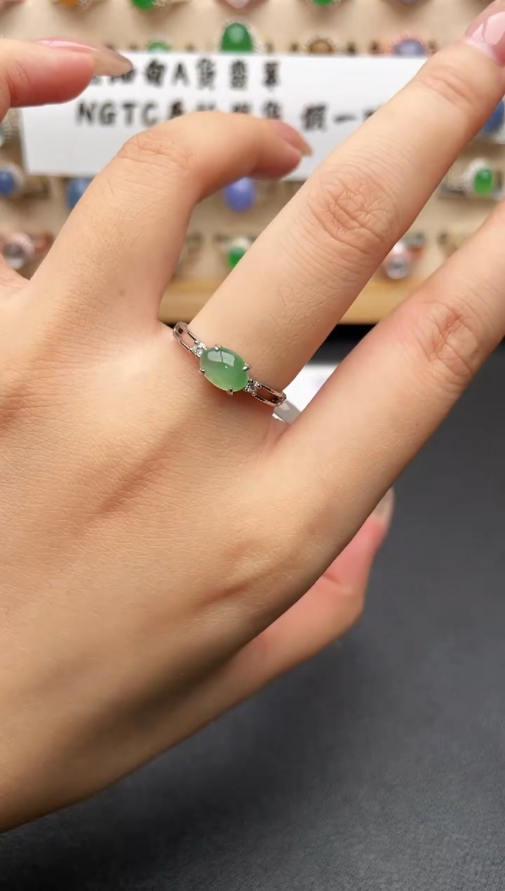 银S925镶嵌戒指翡翠一物一证一礼盒