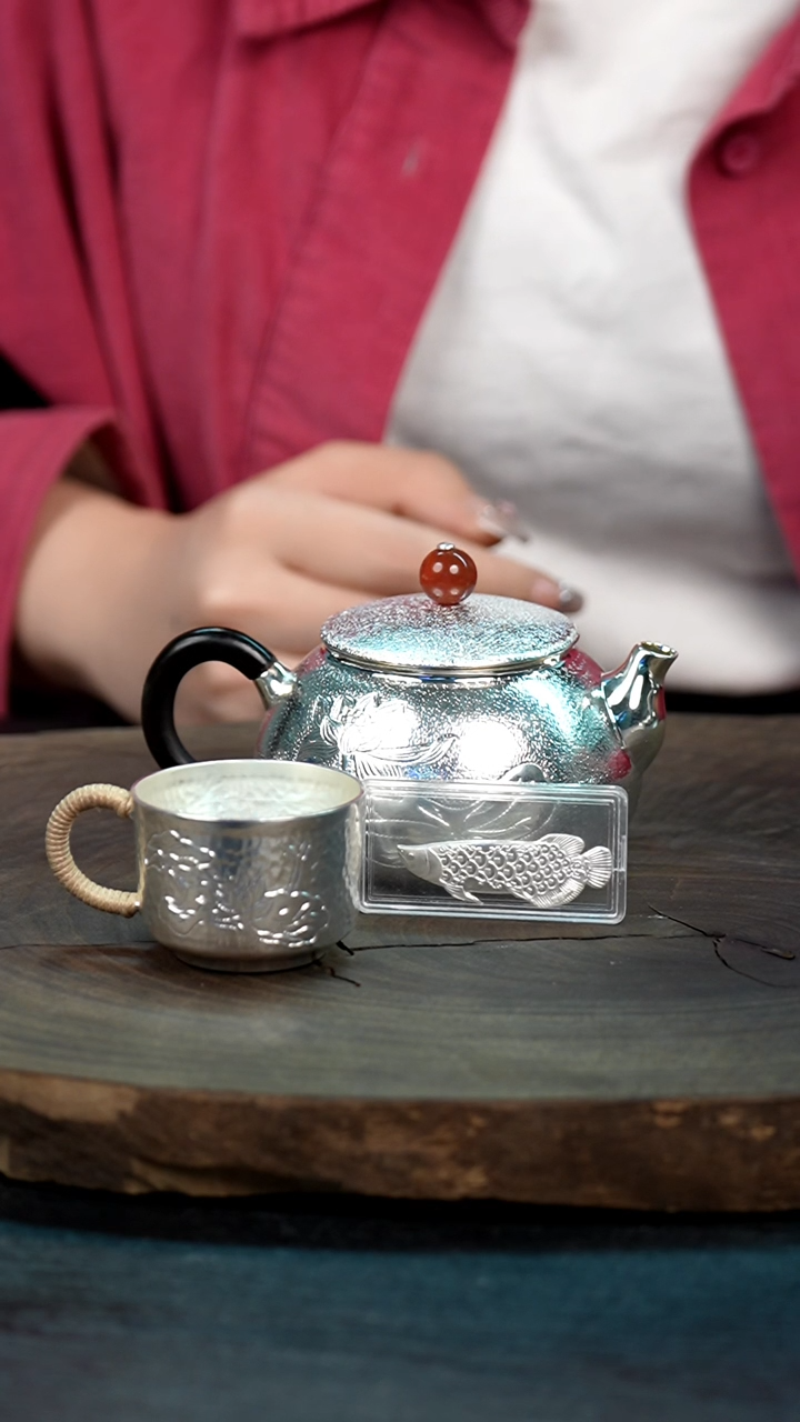 【闪购商品】手工锤纹银泡茶壶+2杯子+银鱼