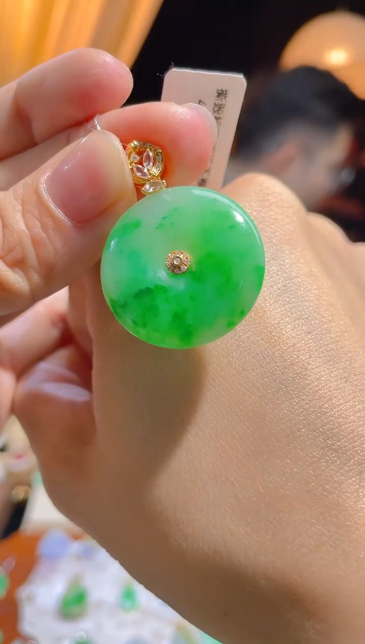 【闪购商品】翡翠颈饰18K金镶嵌假一赔三