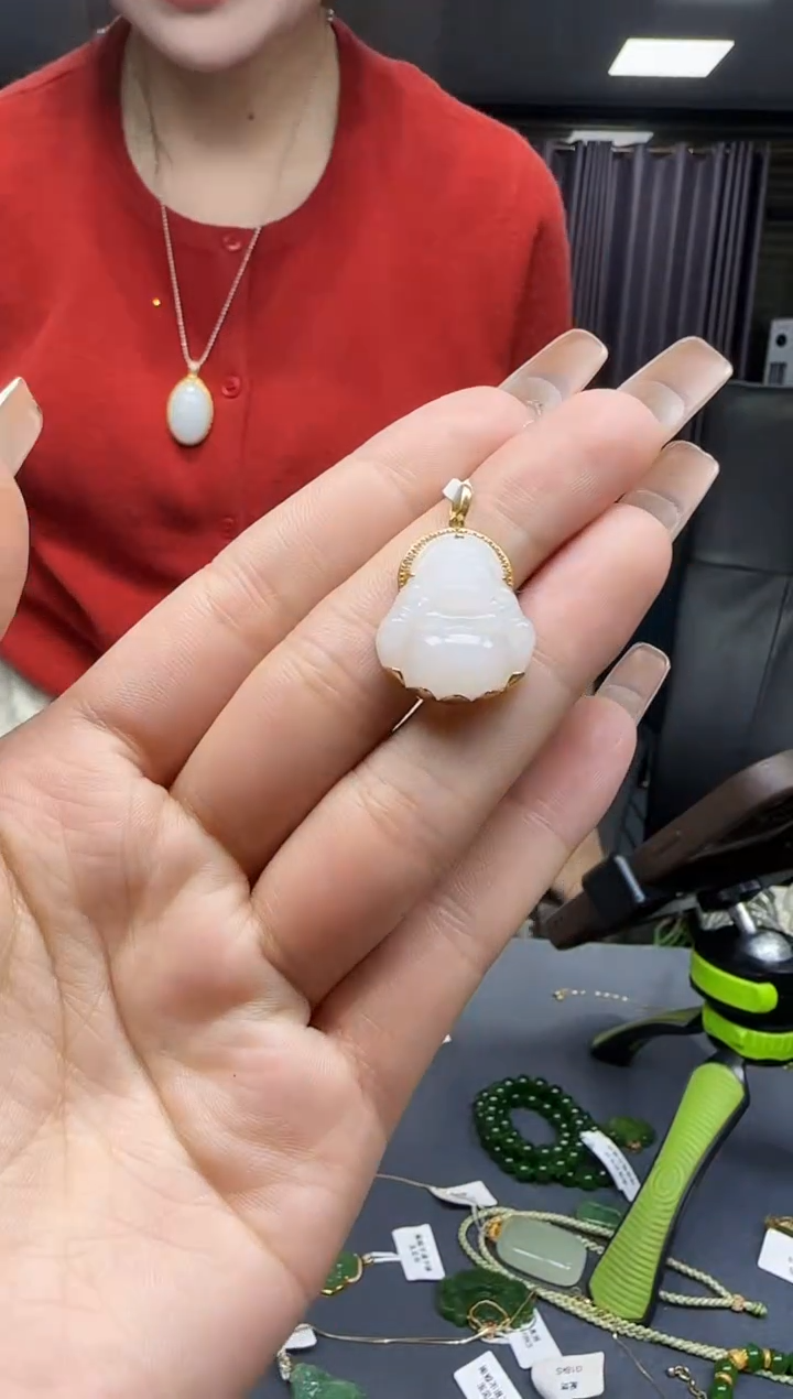 【闪购商品】和田玉挂件18K金镶嵌1