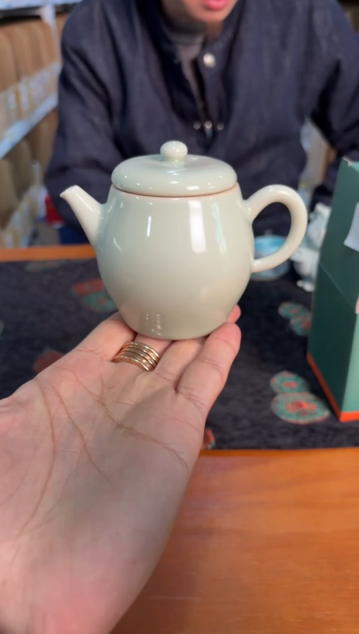 瓷片        @@YS047