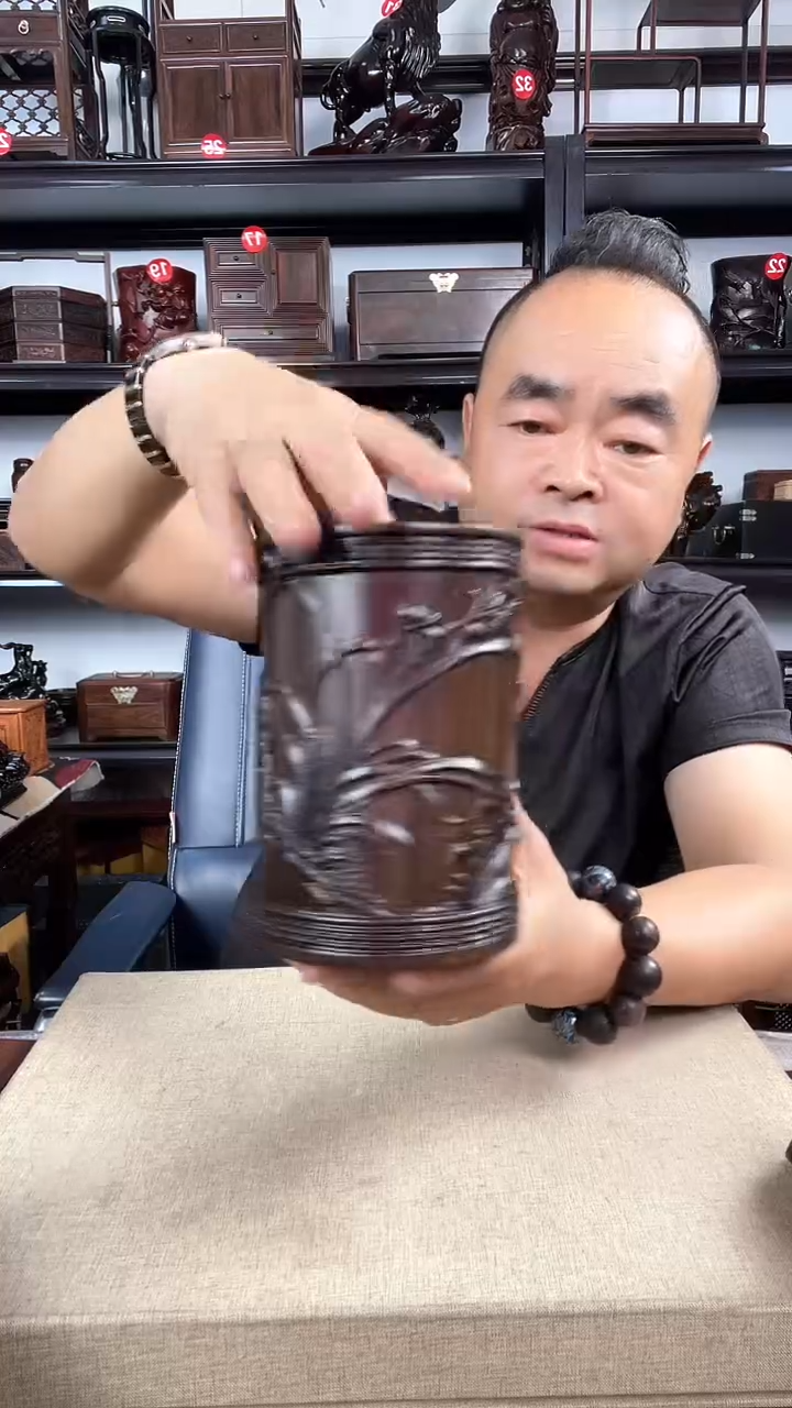木兰花笔筒老李红木工艺品