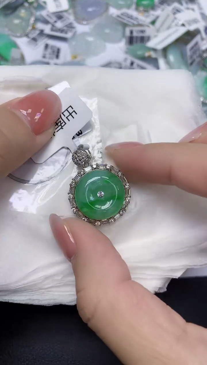 颈饰未镶嵌翡翠天然缅甸翡翠A货多样性发一件